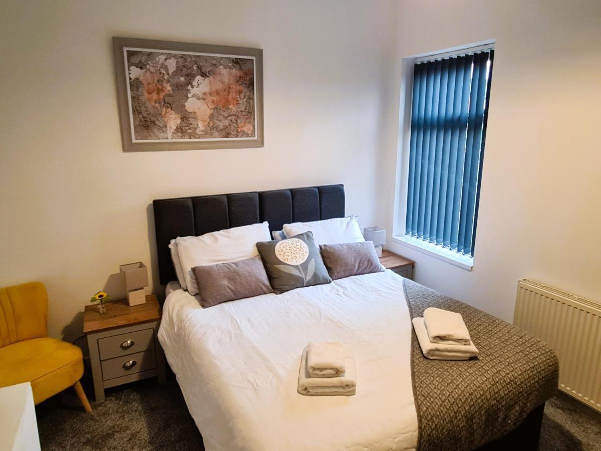 Tower Views 2 Bedroom House With Private Parking Blackpool Exterior photo